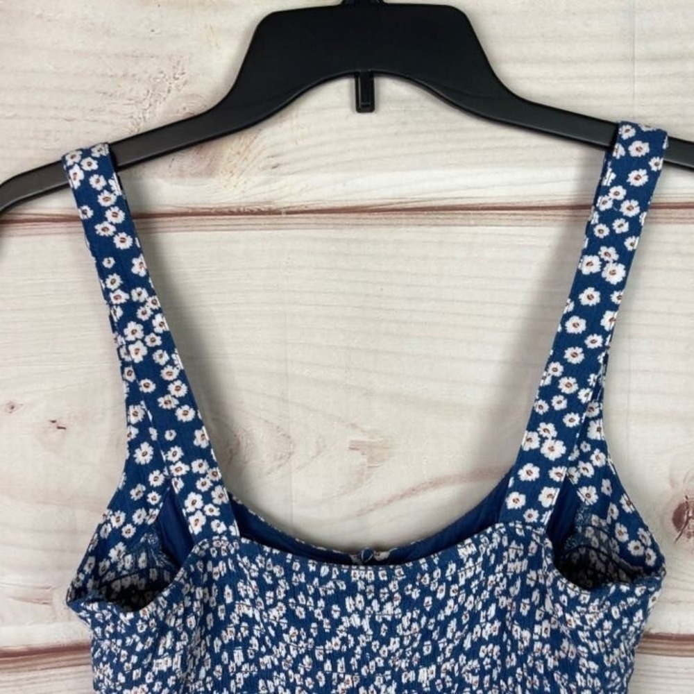 LA‎ Hearts Top Womens Juniors M Blue Floral Smocked Crop Scoop Neck Sleeveless - Picture 7 of 7